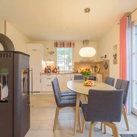 Strandhaus Lucky, Sauna, Garten, Kamin, Strandnah, Ladestation E-autos Casa de Férias